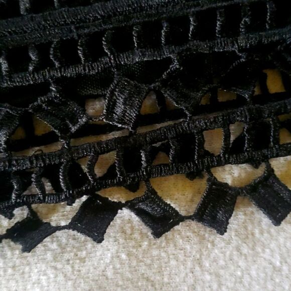 𝅺 Ladies Lace Top by ENDLESS ROSE - Picture 10 of 16